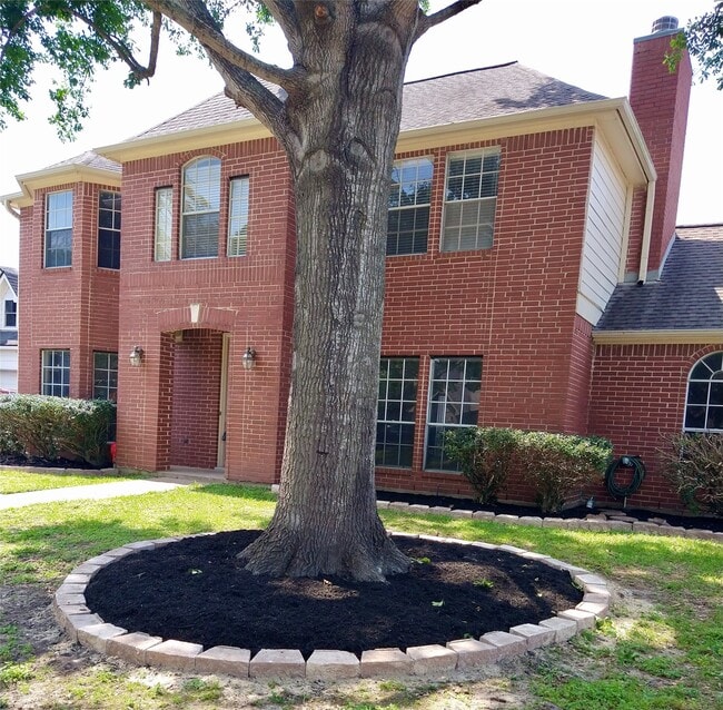 Building Photo - 7211 N Hearthstone Green Dr