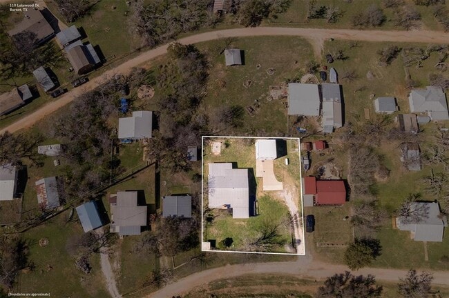 Building Photo - 110 Lakewood Dr