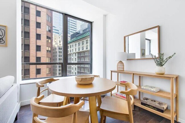 Building Photo - 4 bedroom in NEW YORK NY 10005