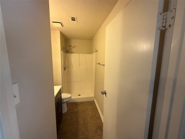 Building Photo - 9 Wolfhound Ln