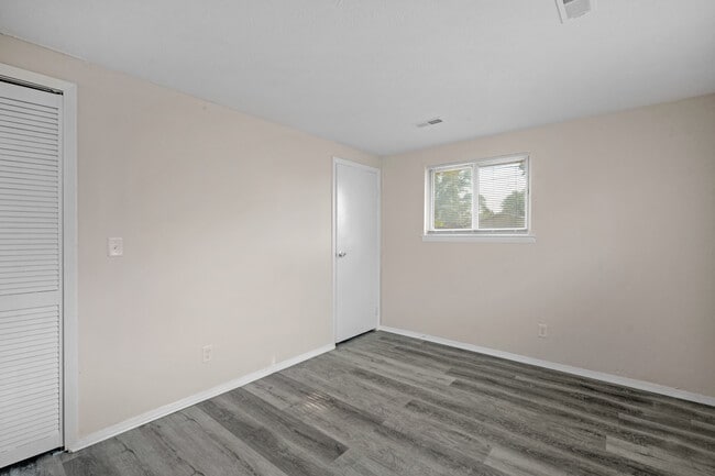 Building Photo - 5602 Arrowhead Blvd