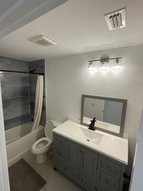 Building Photo - 3838 Kelly St