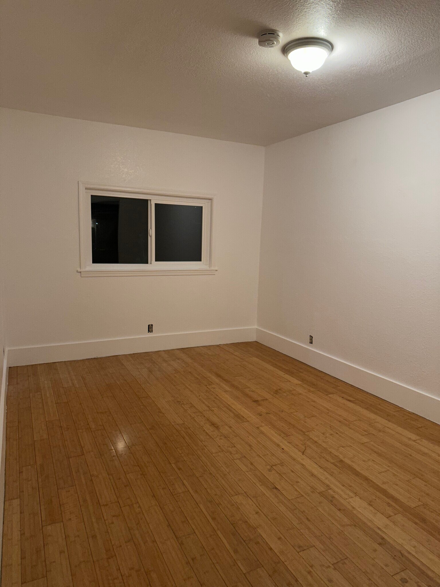 Master bedroom - 5358 Brookdale Ave