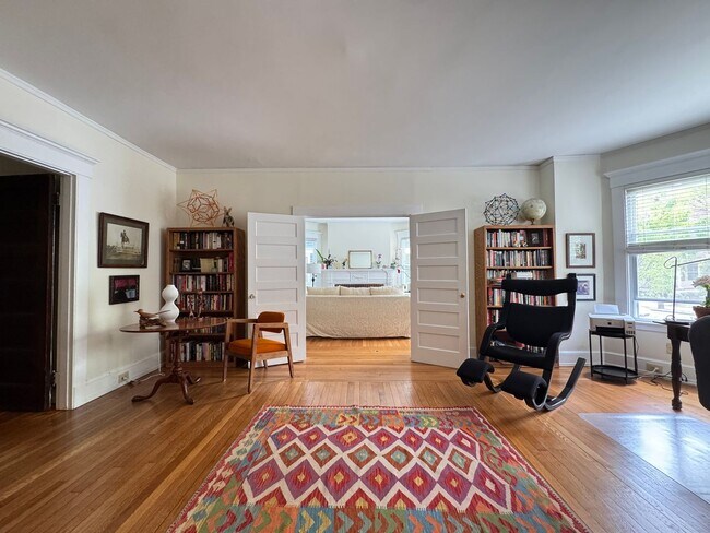 Building Photo - Spacious 2-Bedroom, 2-Bath in East Rock – Newly Renovated!