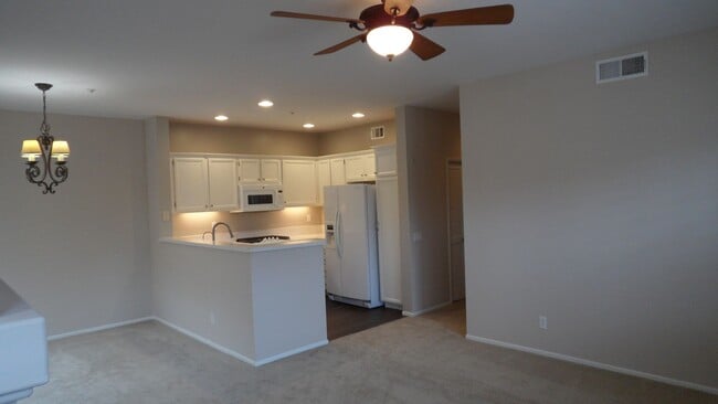 Building Photo - Clean & Spacious 2BR 2BA Two-Story, All Up...