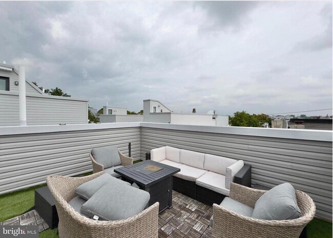 Building Photo - 2503 Ingersoll St