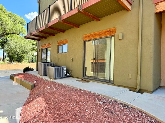Building Photo - 4210 N Montezuma Ave
