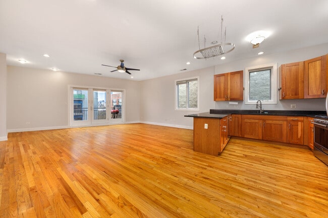 Building Photo - 31 E 26th St