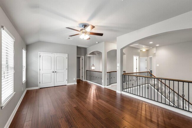 Building Photo - 420 Wild Rose Dr