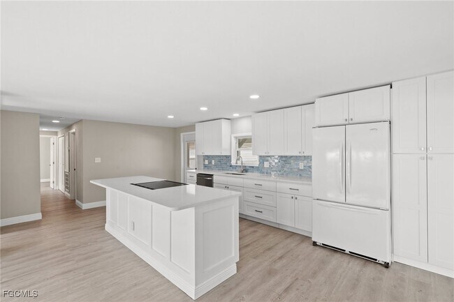 Building Photo - 57 San Remo Cir
