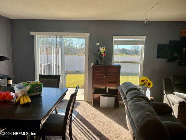 Building Photo - 2518 Beachview Dr