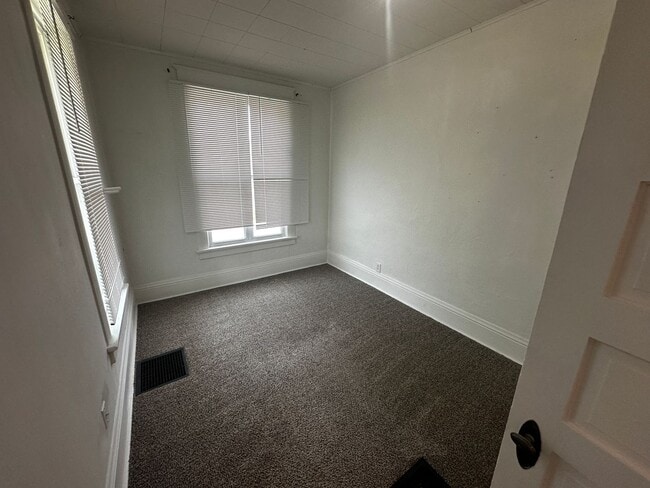 Building Photo - 1402 Prospect Ave