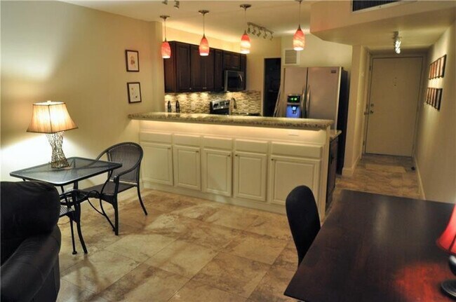 Building Photo - 4501 NE 21st Ave