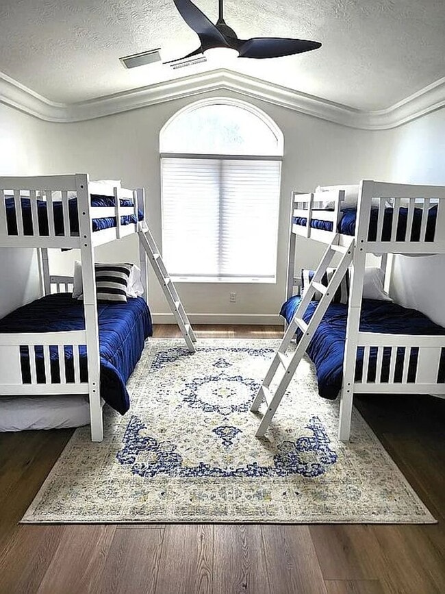 Building Photo - Charming Home Next To Sunbrook Golf Club!