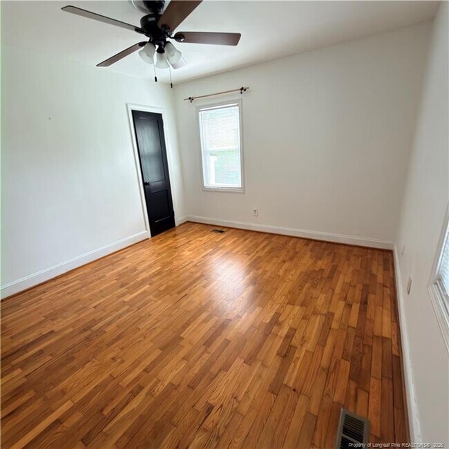 Building Photo - 813 McPherson Ave