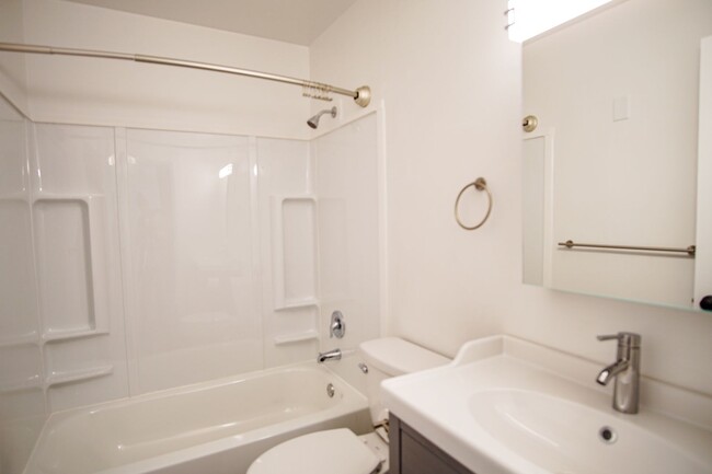 Building Photo - Spring Special: Spacious 2 Bedroom with St...