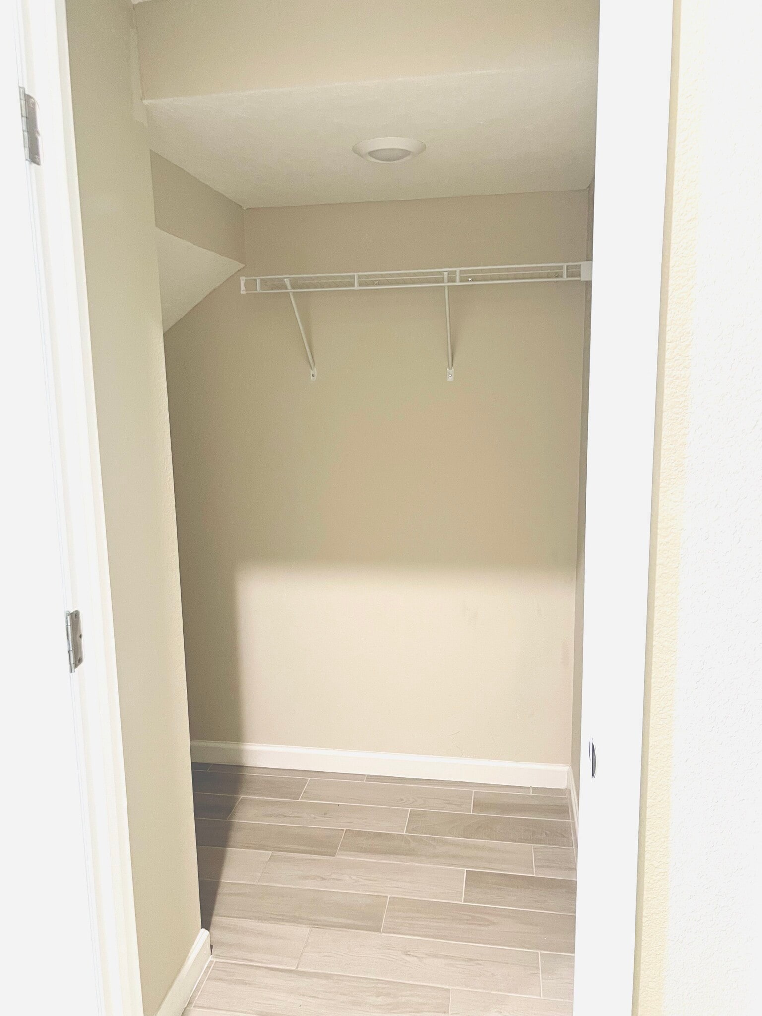 Extra Storage - 472 Albany Bay Blvd