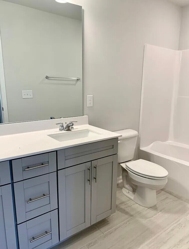 Building Photo - 525 Hazy Hls Ln