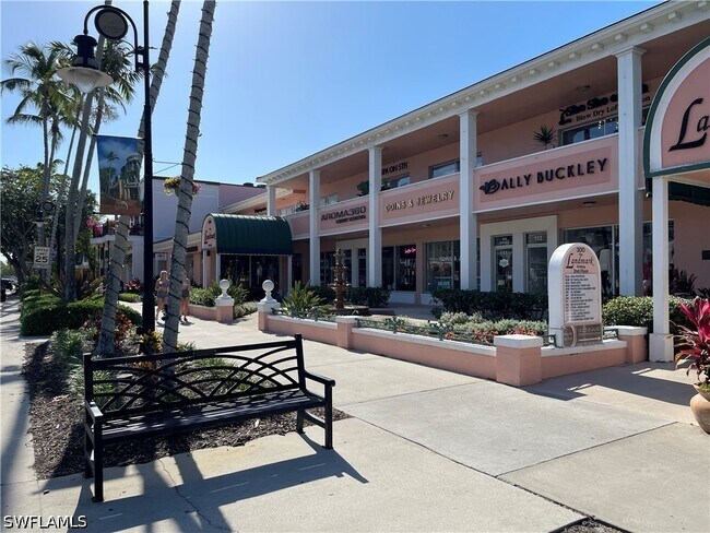 Building Photo - 254 6th Ave S