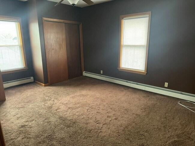 Building Photo - 13-15 Reservoir Ave