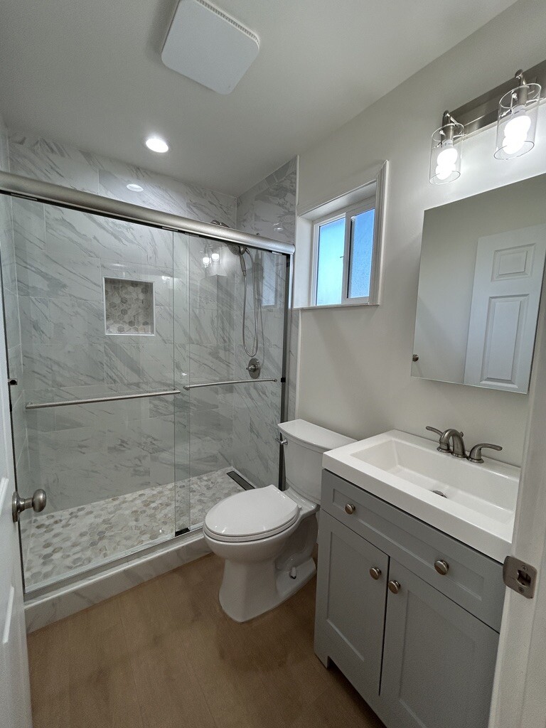 Building Photo - 822 Jackson St