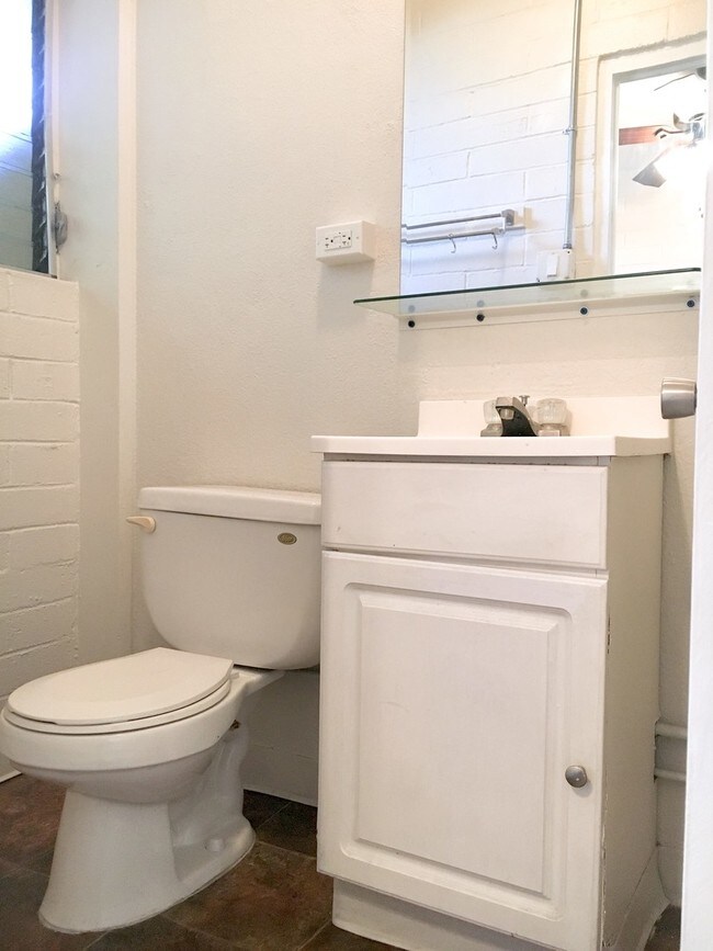 Building Photo - 264 Kaiulani Ave-Unit 14