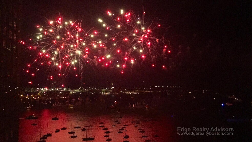 Building Photo - 65 E India Row