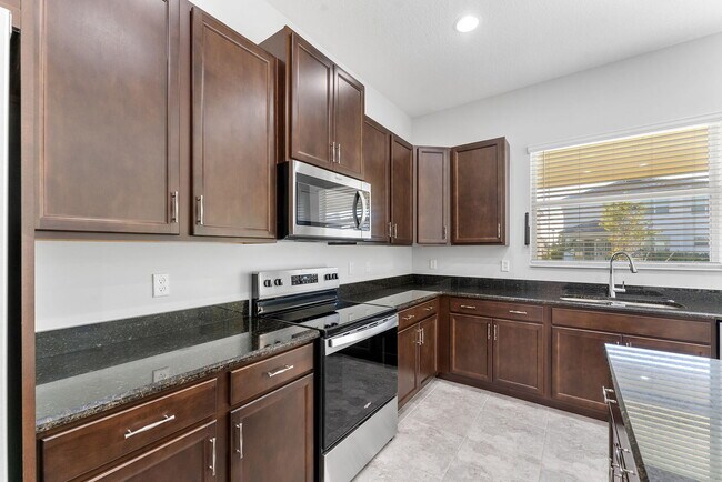 Building Photo - 5747 Shr Pne Pl