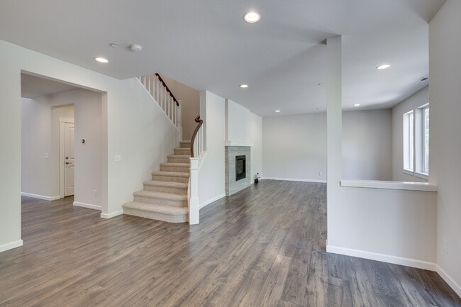 Building Photo - Stunning & Spacious Lynnwood Rental Available Now!