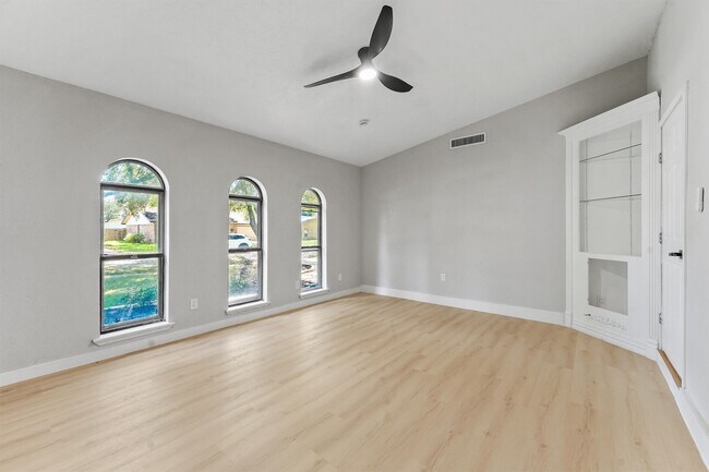 Building Photo - 3902 Marywood Dr