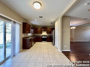 Building Photo - 6811 Karnes Leaf