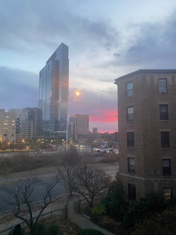 Building Photo - 122 Riverway