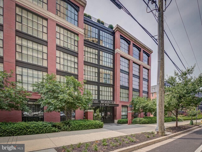 Building Photo - 1600 Clarendon Blvd