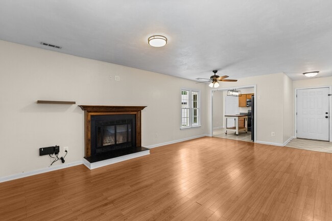 Building Photo - 609 Maxwood Ct