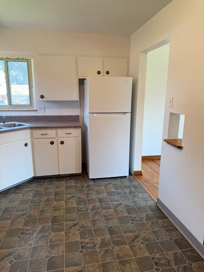 Kitchen - 4603 Otis St