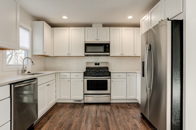 Building Photo - 4732 W 61st Terrace