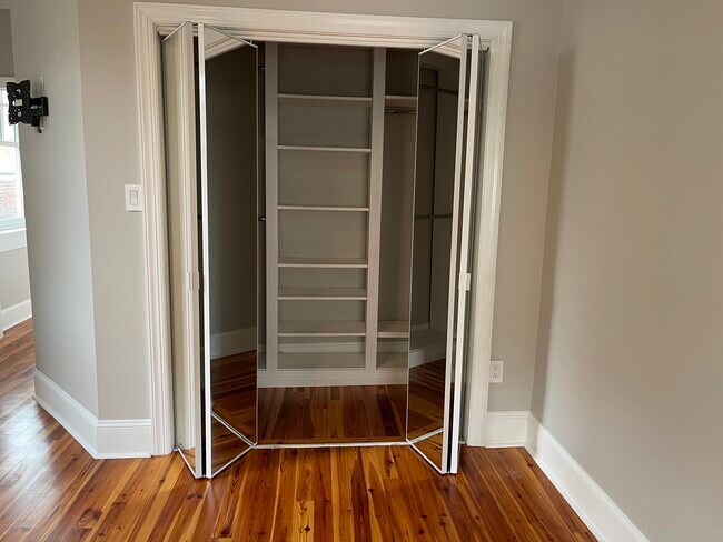 Building Photo - 116 E Council St