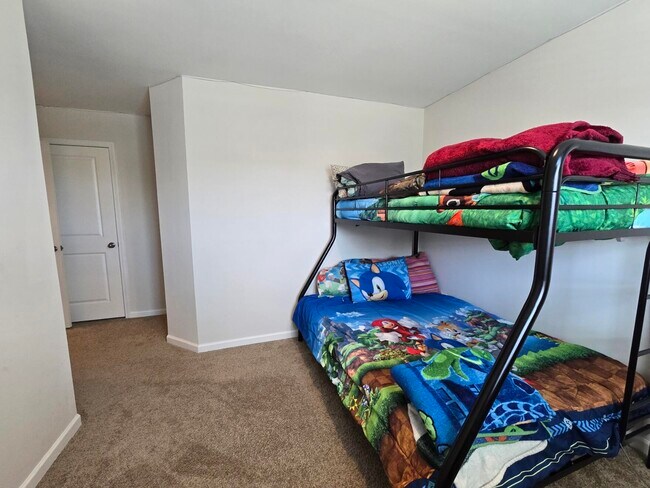 Building Photo - 1762 Camazay Dr