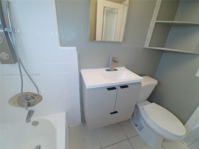 Building Photo - 940 NW 47th St