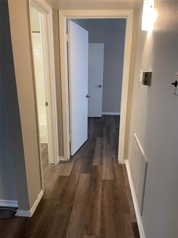 Building Photo - 2211 S Vernon Ave