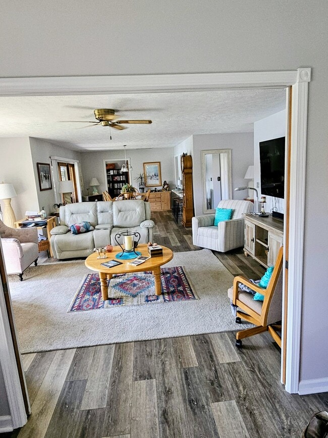 Building Photo - 606 Ravens Lake Dr