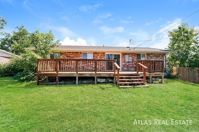 Building Photo - Spacious 4-Bedroom Ranch-Style Home with L...