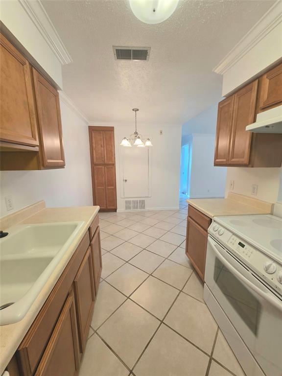 Building Photo - 15208 Spring Hill Ln