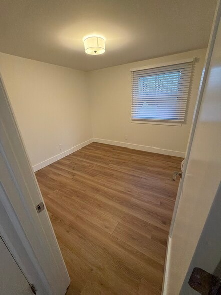 Building Photo - 157 Marine Dr