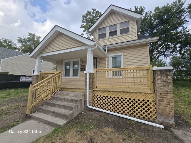 Primary Photo - Beautifully Renovated 3-Bedroom Home – We ...