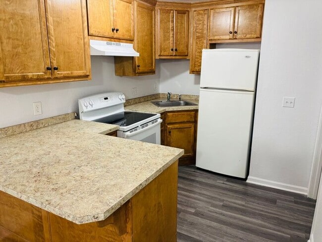 Building Photo - 1405 Neil Ln