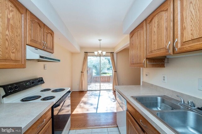 Building Photo - 39 Triple Crown Ct