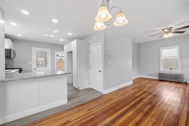 Building Photo - 117 Gorham St