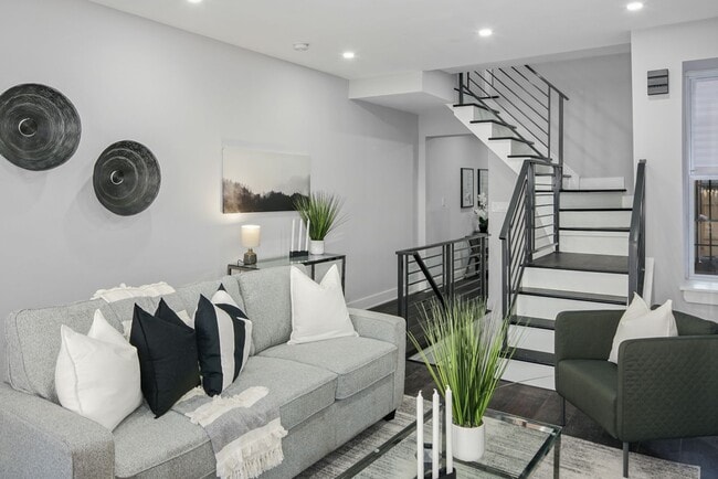 Building Photo - Modern Brewerytown Home