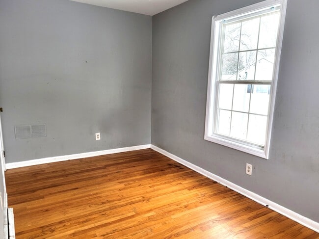 Building Photo - 319 N Hugh St